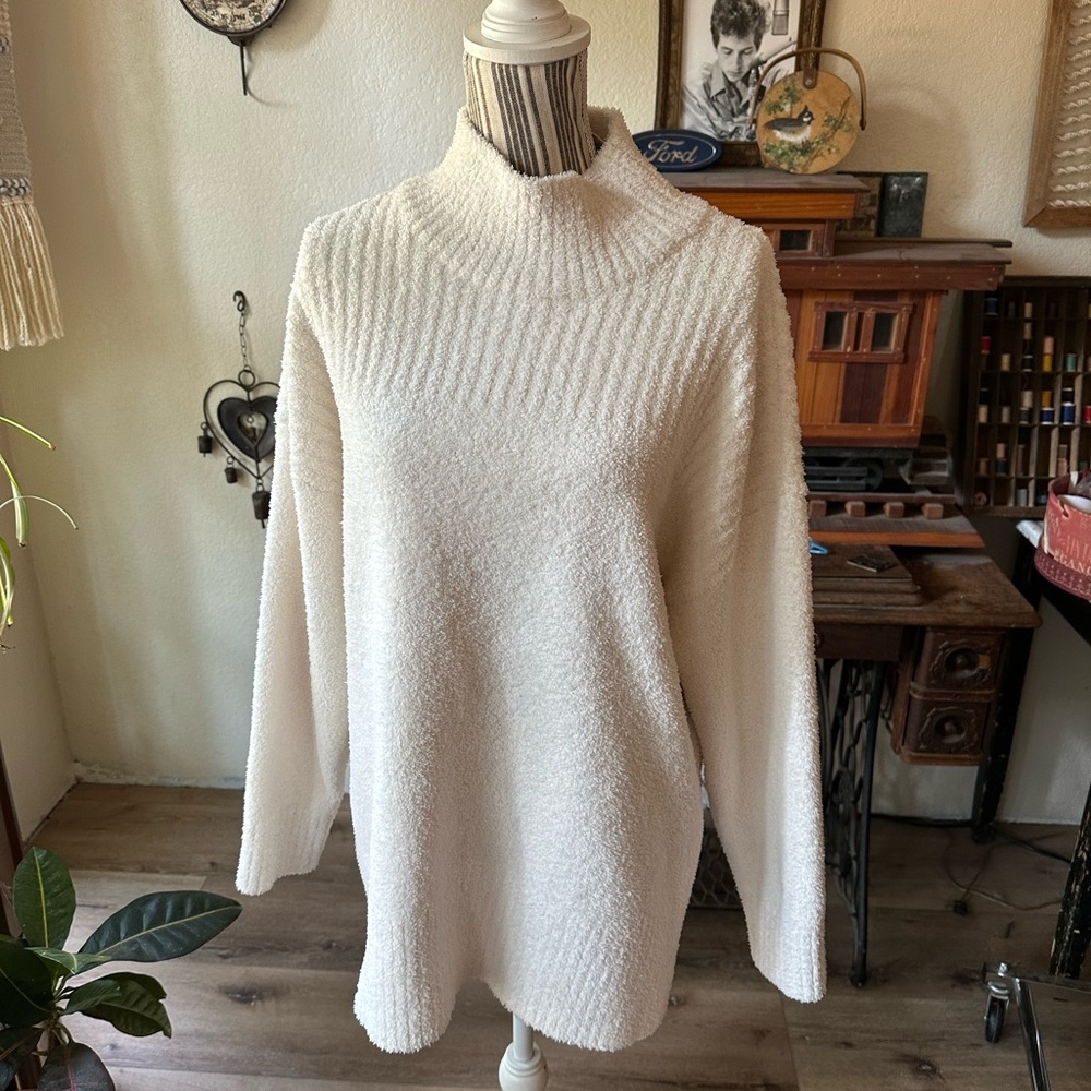 Barefoot Dreams New With Tags Cozy High Low pullover